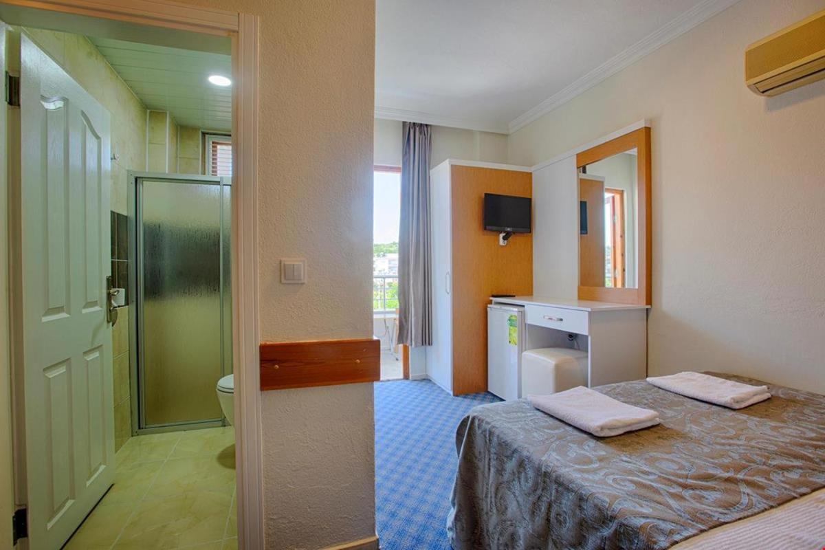Azak Blue Otel Okurcalar Kültér fotó