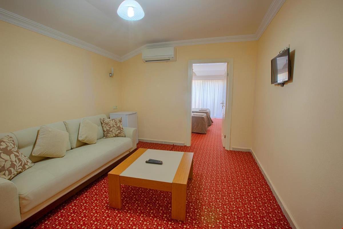Azak Blue Otel Okurcalar Kültér fotó