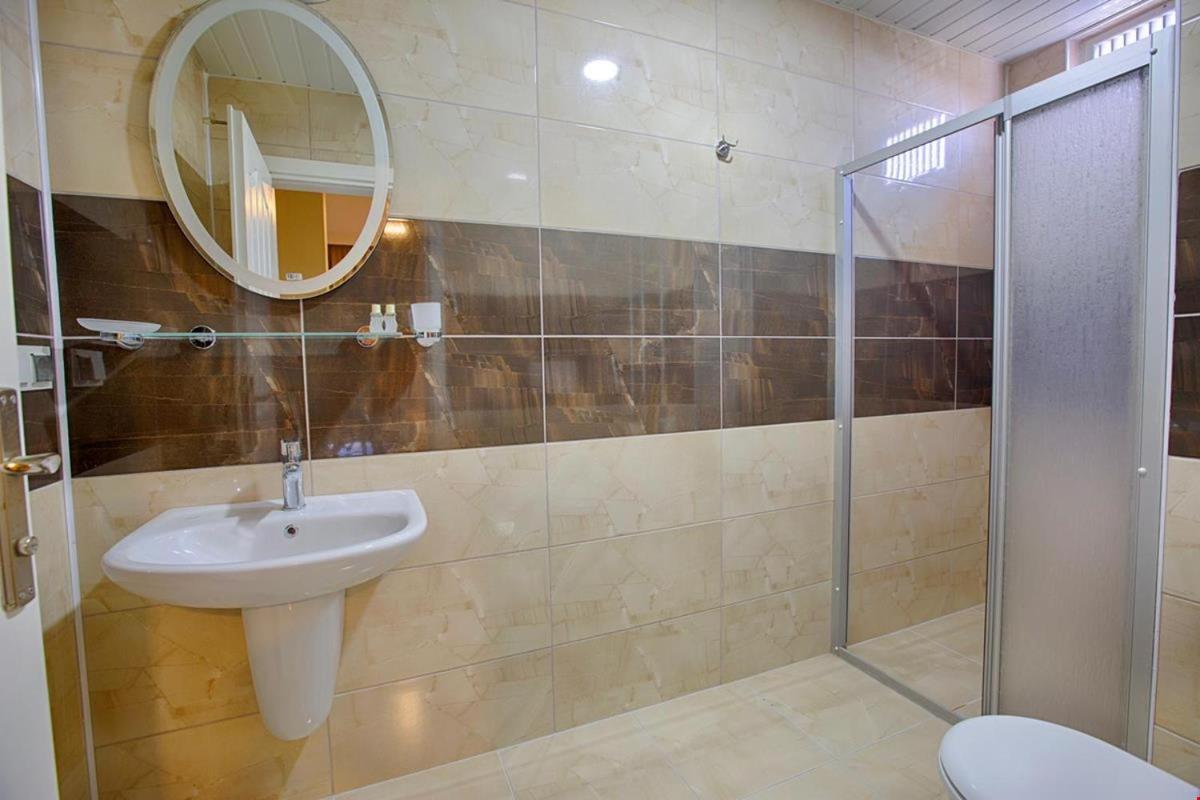 Azak Blue Otel Okurcalar Kültér fotó