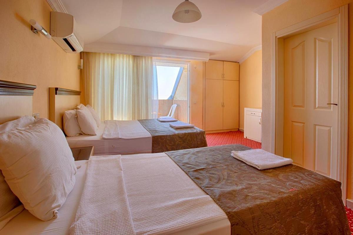 Azak Blue Otel Okurcalar Kültér fotó